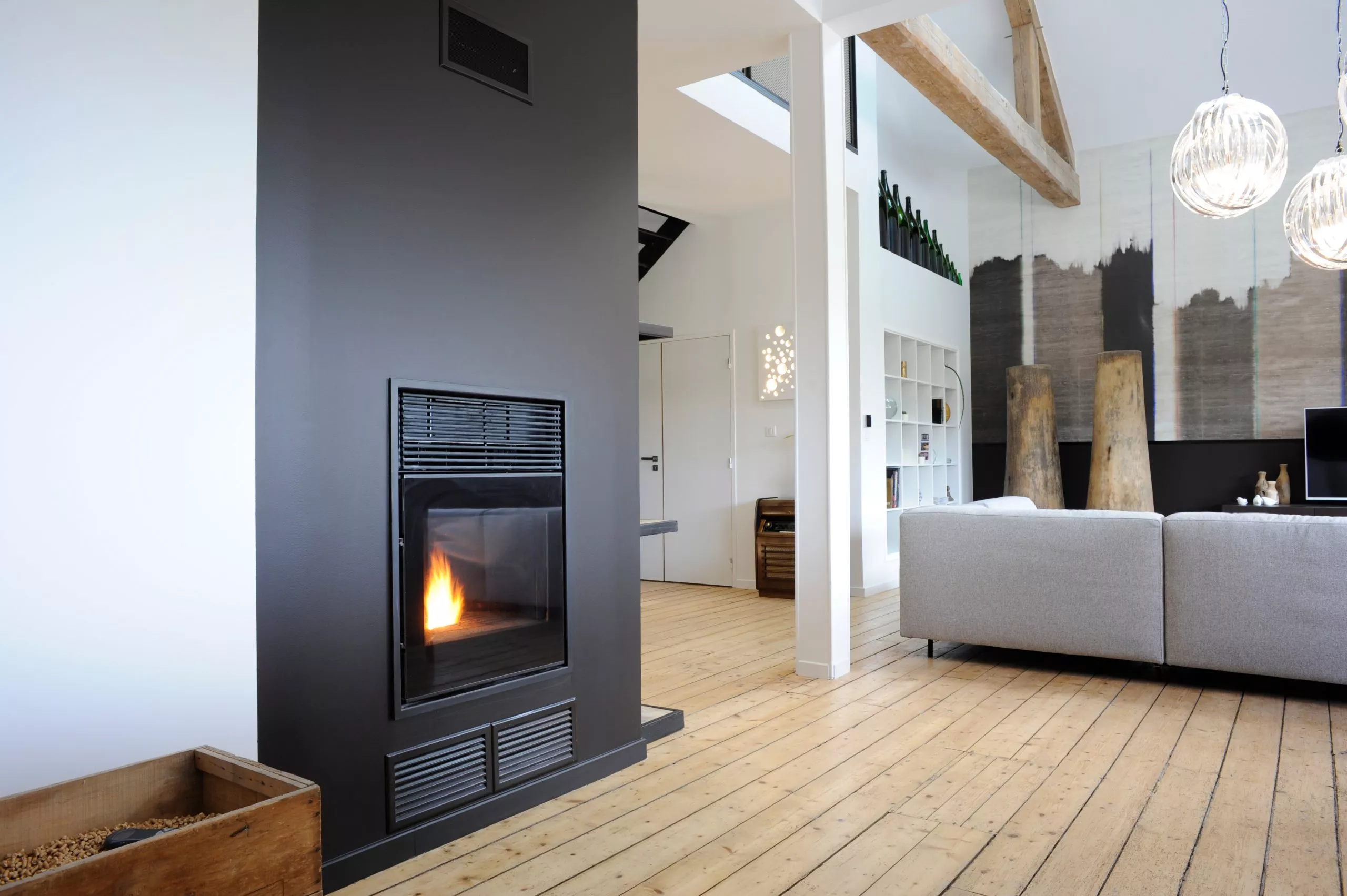 Le maitre d'oeuvre et les architectes ont transformé ce grenier à Reims en maison d'hôte luxueuse