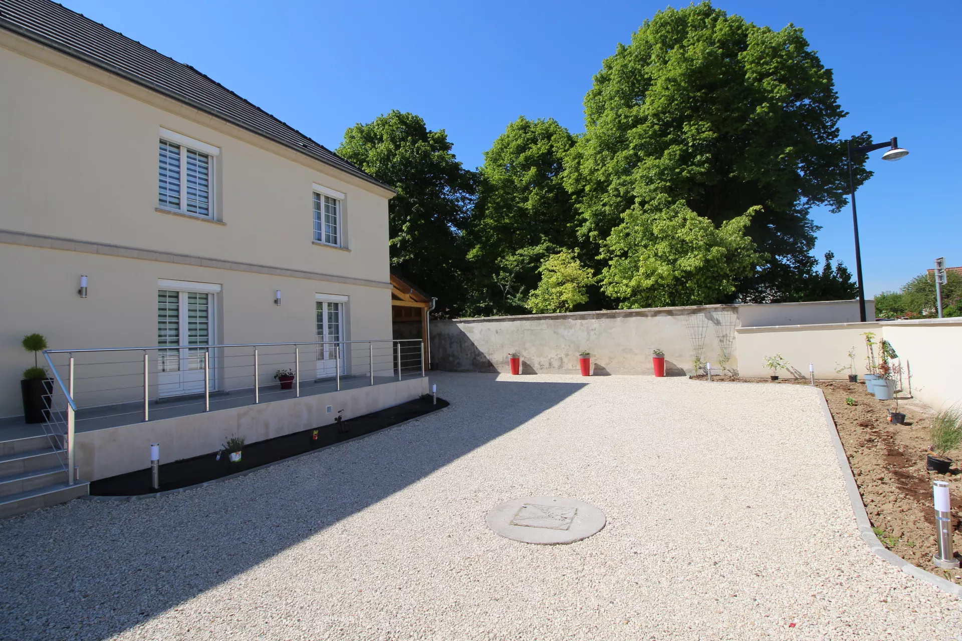 Après travaux d'aménagement extérieur maison près de reims